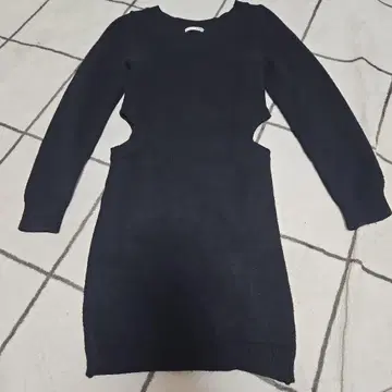 GYDA 블랙 컷 아웃 긴팔 원피스 F