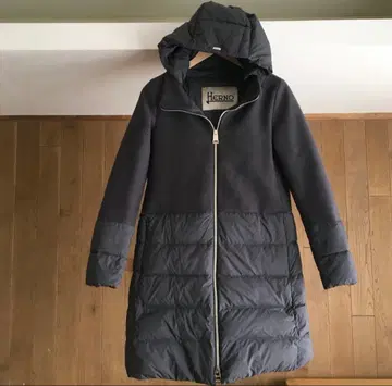 새상품급 HERNO 헬노 다운 코트 40 TM