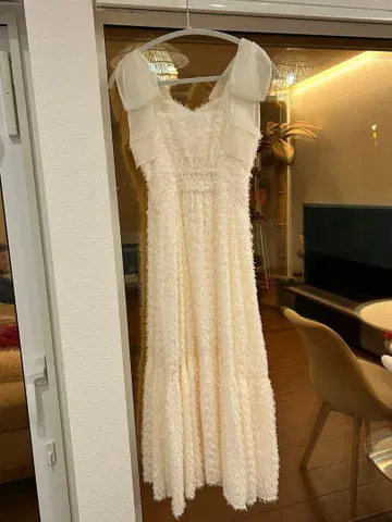 snidel 아이보리 어깨 리본 포함 원피스