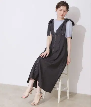 쿠튀르 브로치 데님라이크 어깨 리본 원피스