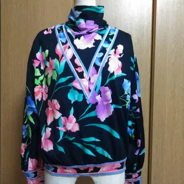 레오나르 실크울 상의