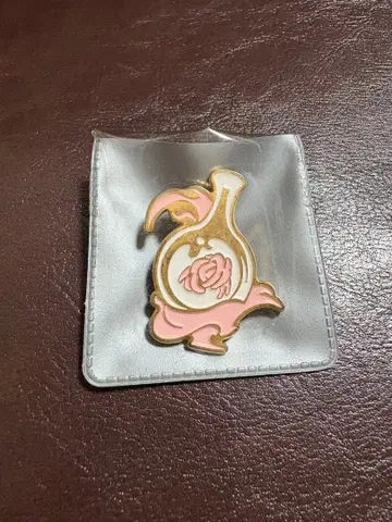 린바스 컴퍼니 파우스트 핀 배지