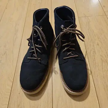 CAT 네이비 스웨이드 처카 부츠