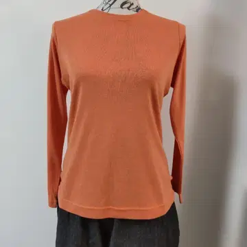 새상품 애플하우스 둥근넥 이너 오렌지 계열 둥근넥 이너 긴팔