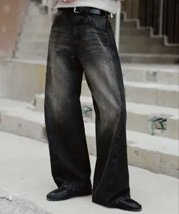 [ 당일 배송 ] VINTAGE WASHED CURVED DENIM