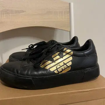 엠포리오 아르마니 스니커즈 EA7