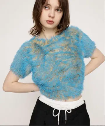 SLY 샤기 소재 반팔 크롭 상의