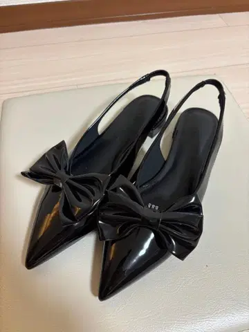 블랙 스틸레토 하이힐