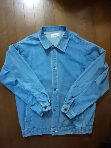 라이트 블루 데님 자켓 오버 사이즈