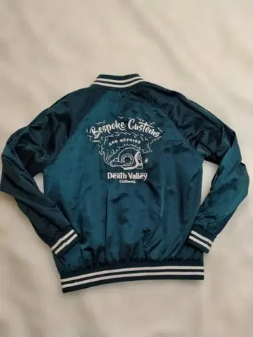 '데스 밸리' 새틴 바시티 자켓 L 사이즈