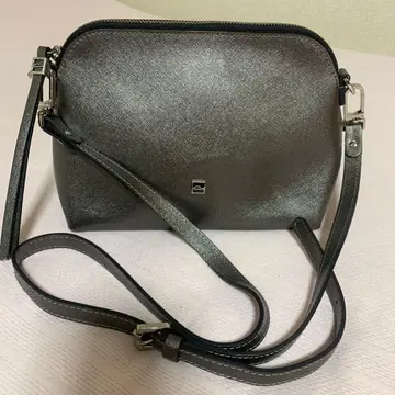 메탈릭 골드 숄더백(GIANNI CHIARINI)