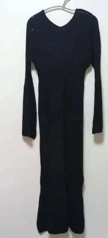 블랙 니트 롱 원피스 긴팔 V넥