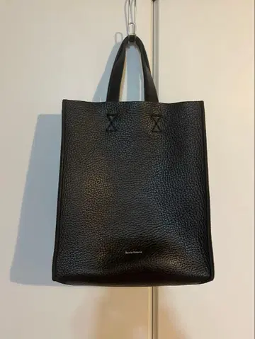 Hender Scheme 블랙 가죽 토트백