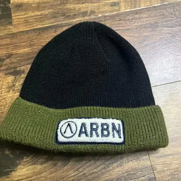 ARBN 로고 니트 모자 블랙 올리브