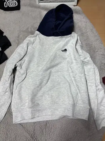 CONVERSE 후드 부착 후드티 그레이/네이비