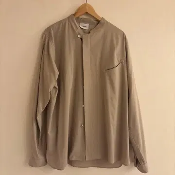 Iroquois 베이지 버튼 긴팔 셔츠