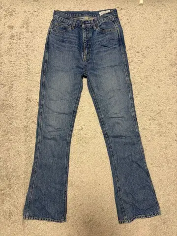 HOLIDAY / 홀리데이 DENIM 부츠컷 데님