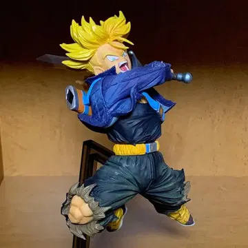 드래곤볼 트렁크스 피규어
