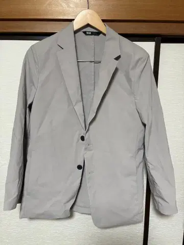 유니클로 Theory 남성용 상하의 세트 S 사이즈 시착만 한 상품