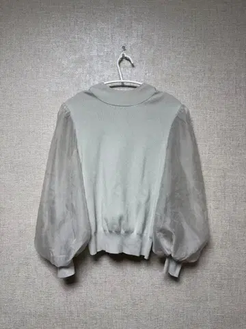 FRAY I.D 볼륨 슬리브 스웨터