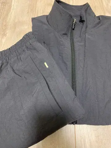 [ OVY ] Recycled Nylon 셋업 L 흑먹색