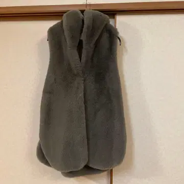 MARIED'OR 후드 부착 그레이 퍼 베스트