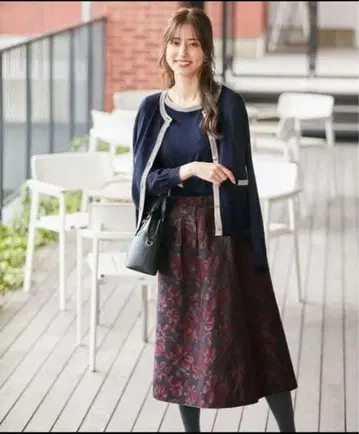 [ 미인백화 콜라보 ] 플라워 자카드 리버서블 스커트 사이즈 3