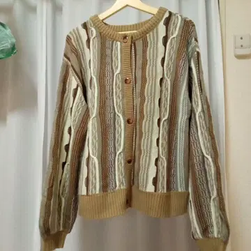 베이지 계열 케이블 니트 가디건