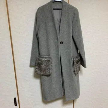 그레이 롱 코트 퍼 달린 포켓