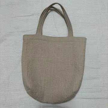 비오는날 바흐 카페 베이지