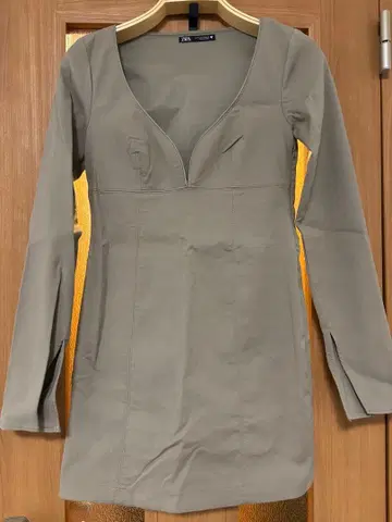 [ ZARA ] 긴팔 미니 원피스
