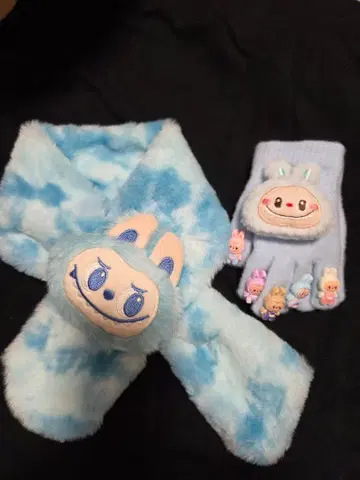 미사용 새상품 라브브 복슬복슬 머플러 장갑 세트 블루