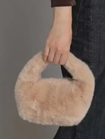 [미사용 새상품] LE VERNIS 인조 모피 마이크로 백