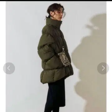 un3d. 개더 에어리 다운 자켓