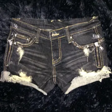 d.i.a. 숏팬츠 리메이크