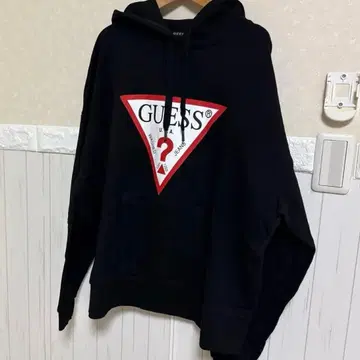 GUESS 블랙 후드티 후드 부착