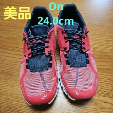 On 클라우드 레드/블랙 스니커즈