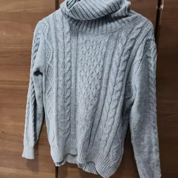 그레이 터틀넥 니트 긴팔 케이블 짜임