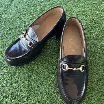 하루타 힐 포함 비트 로퍼 블랙