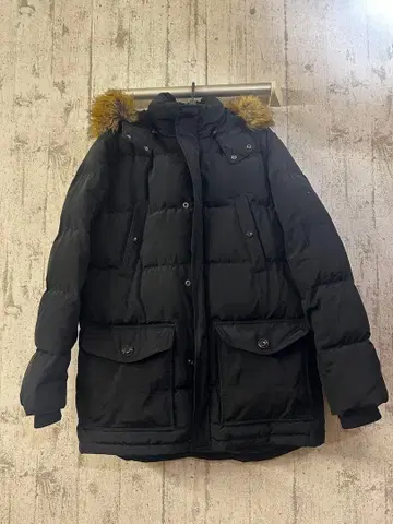 TOMMY HILFIGER 블랙 다운 자켓