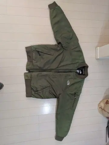 더 노스페이스 올리브 그린 버서타일3 USED