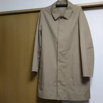 유니클로 블록 테크 코트 베이지