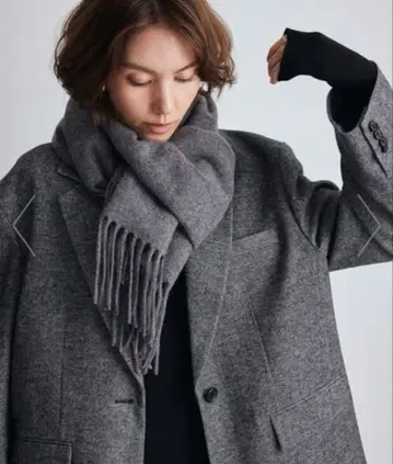 새상품급 미라 오웬 울 스톨 그레이