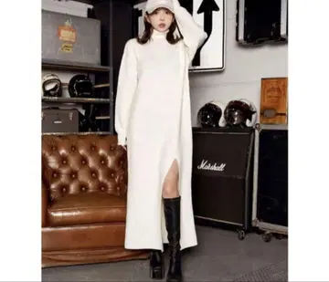 Darich 루즈 슬릿 롱 니트 원피스 화이트