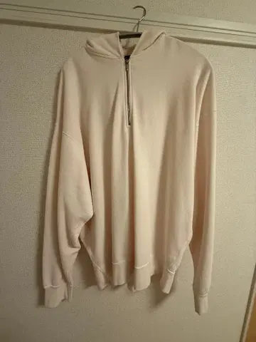 YLEVE 라이트 핑크 하프 지퍼 후드티