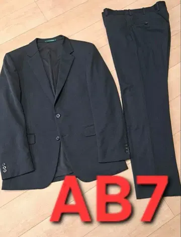 얇은 블랙 스트라이프 셋업