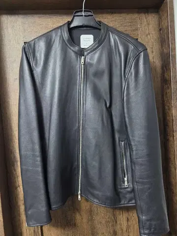 UNITED TOKYO 블랙 가죽 자켓