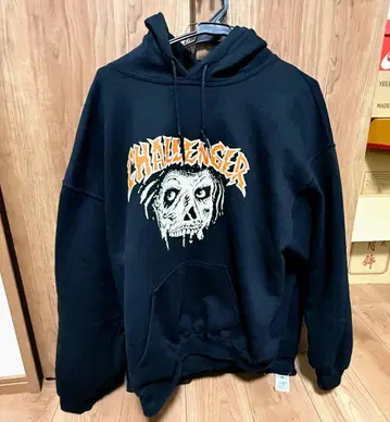 챌린저 스컬 후드티