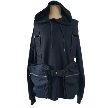 블랙 후드티 포켓 부착