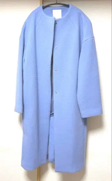 새상품급!! ELENDEEK 라이트 블루 하늘색 노카라 코트